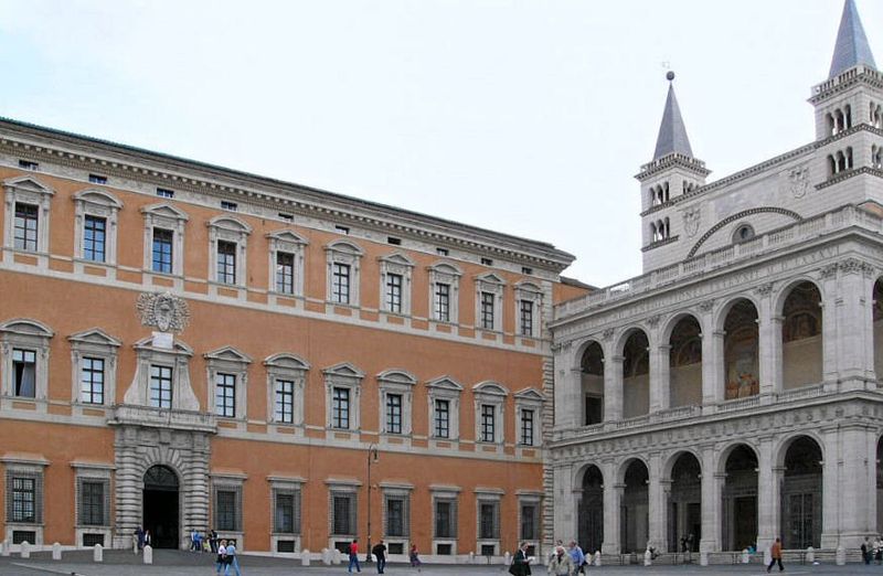 Файл:San Giovanni in Laterano, Seitenansicht.JPG