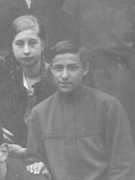 Файл:1924 8 klass vip1925 Mnushkin.jpg